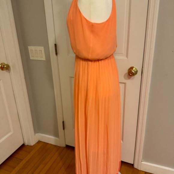 Romeo and Juliet Couture peach maxi dress with pleated skirt and navy detail - Picture 3 of 6